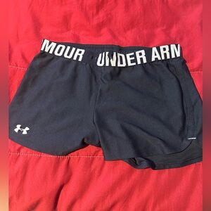 Black underarmour shorts! Size small - Gently worn